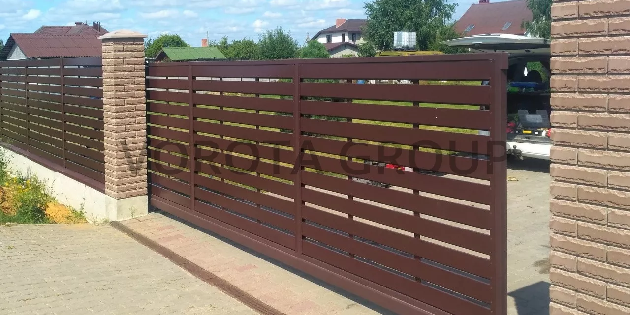 Автоматические откатные ворота Doorhan жалюзи в частный дом 1850x2550